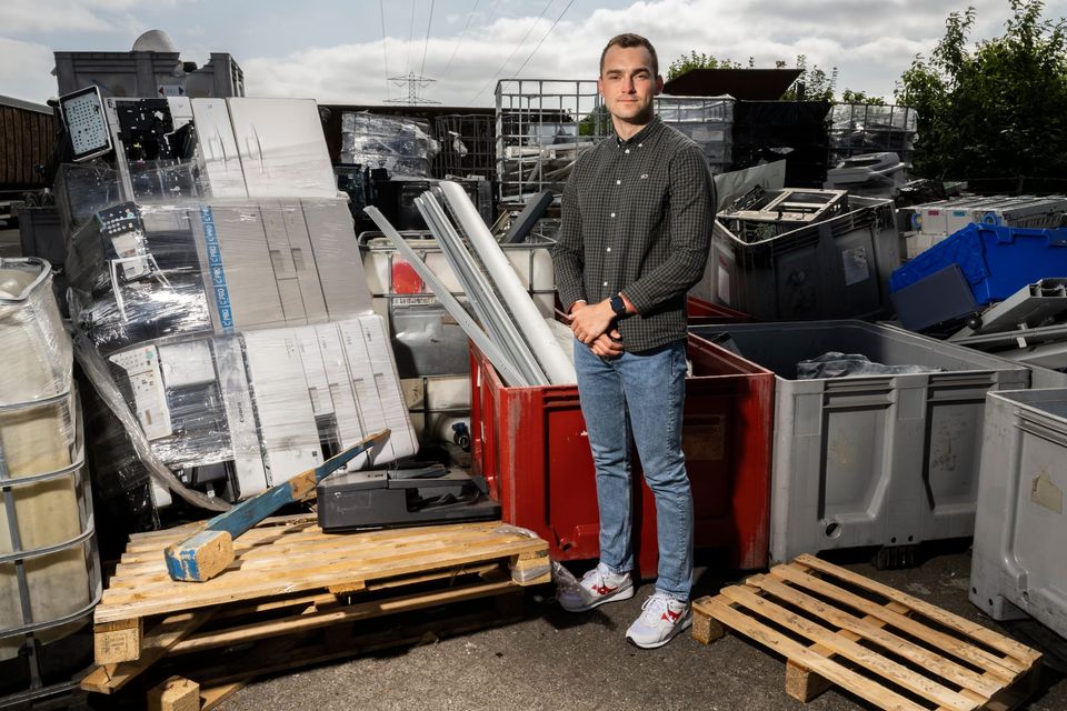 Portret van Mattijs Bouwmans op een bedrijventerrein